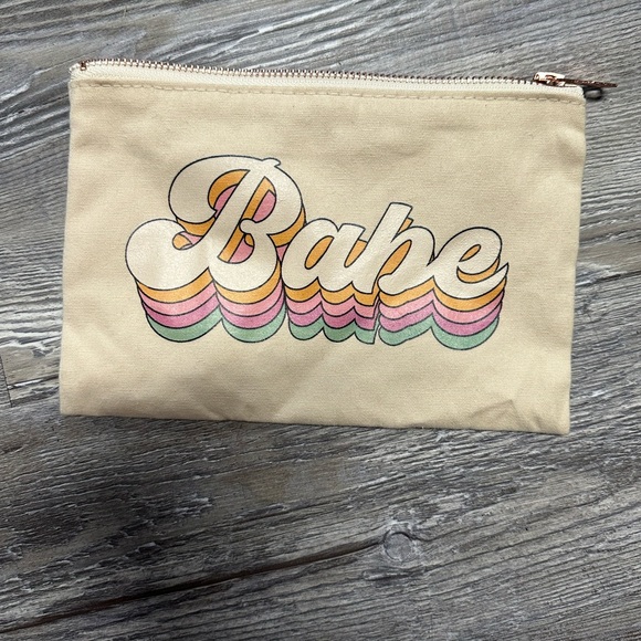 Babe Makeup Bag - Picture 1 of 2